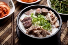 순댓국집서 중국산 김치 걱정하는 손님에게 상욕 퍼부은 중국인