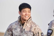 4명이서도 하기 힘든 250kg 타이어 뒤집기 혼자 해낸 강철부대 UDT 정종현 (영상)