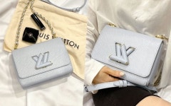 무더운 여름에 포인트로 메면 청량미 넘치는 루이비통  베이비 블루 트위스트백