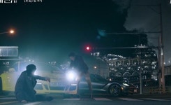 상습적으로 난폭 운전 하는 재벌 차 쇠망치로 부숴버린 악마판사 지성 (영상)