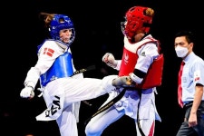 골수암 이겨내고 패럴림픽 태권도 데뷔전서 금메달 딴 덴마크 선수가 검은띠에 새긴 한글