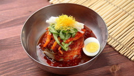 한 번 맛보면 잊을 수 없는 감칠맛으로 대박 난 마약 냉면 맛집의 영업 비밀