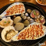 요즘같이 선선한 날에 치즈 얹어 구워 먹으면 속 뜨끈해지는 고소 짭짤 조개구이