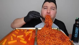 먹방 유튜버 시작 6년 만에 260만 구독자 모은 청년의 충격적인 건강 상태