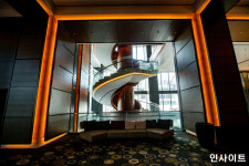 시럽 대신 세제 제공해 고객 입에서 거품 물게한 여의도 콘래드 서울 호텔