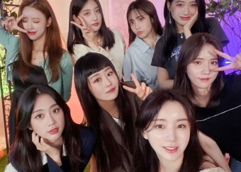개인 활동 매진하던 러블리즈, '완전체'로 유튜브 예능 나온다