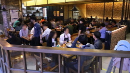 백신 접종 안했다고 등록금 낸 학생들 도서관 이용 못하게 막는 일부 대학들