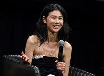 오징어 게임 정호연, 美 최대 에이전시와 계약...마고 로비·브래드 피트 한솥밥