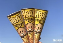 달달한 허니버터 아이스크림에 고소한 아몬드 토핑 더한 신상 와플콘