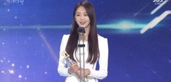 박군, '2021 SBS 연예대상' 신인상 수상 ...