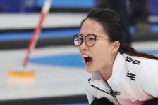 컬링 선수 중 유독 안경 쓴 사람이 많은 이유