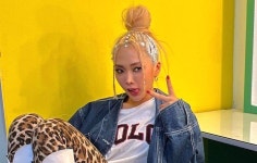 금발로 염색한 후 해외 팝스타 포스 풍기는 스우파 허니제이 (사진)