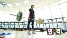 표정 하나 안 바뀌고 데드리프트 125kg 드는 국대 김아랑 클래스 (영상)