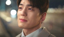 설인아한테 청혼 반지 들키자 기습 길거리 프러포즈한 '사내맞선' 김민규 (영상)