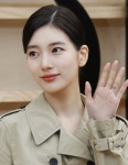 디올 패션쇼 참석한 수지, 청순+고전미 폭발 미모로 팬심 올킬