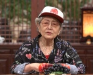 가슴 G컵이라 시선 폭력 시달린다며 고충 호소한 여성 (영상)