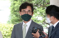 '한동훈 명예훼손 혐의' 유시민, 벌금 500만원