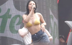 19금 이름값 제대로 했다 말 나온 비비 워터밤 무대 (영상)