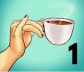 커피 마실 때 머그컵 드는 손 모양으로 알아보는 성격 테스트 6가지