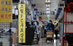 나간 점포만 30개...조립 PC 시장 몰락해 찬바람 불고 있는 용산 전자상가 근황