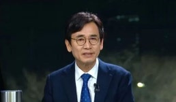 윤 대통령 공개 비판한 유시민 