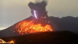 경계 레벨 최고 단계 화산 폭발했는데도 경기 이어간 일본 축구팀 (영상)