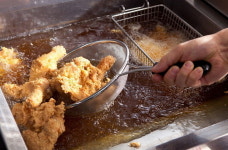 6500원짜리 홈플러스 당당치킨 보고 남는 게 없다는 치킨집들 이해 못 하겠다는 소비자