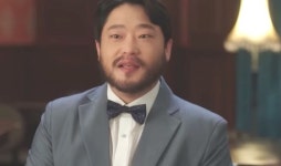 수염 깎고 댄디룩 장착하니 10년은 젊어 보이는 우영우 털보사장 본캐