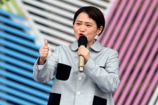 송해는 회당 300만원 받았는데... 전국노래자랑 MC 김신영, 드디어 희망 출연료 공개