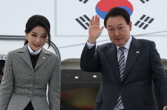 윤 대통령 탄핵한다며 또 '촛불' 들고 광화문 광장 앞에 모인 사람들의 정체