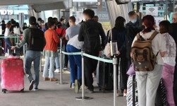 오늘부터 입국 후 PCR 검사 전면 해제...해외여행 빗장 풀렸다