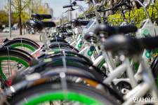 부자들이 사는 아파트 단지에서 따릉이 대여소 철거된다...이유 알면 분노