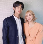 결별설 터진 연애 9년차 엔조이 커플이 급하게 SNS에 공개한 사진