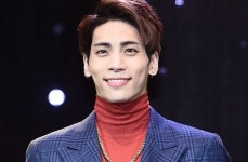 뜬금없이 종현이가 사무치는 시기...샤이니 팬 울린 유명 작사가의 추모 글