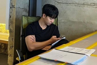 경찰에 압수수색당한 이승기 소속사...이승기, 18년간 못받은거 제대로 돌려받는다 (+공식입장)