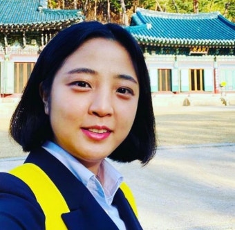 손목 위 '이것' 때문에...류호정, 월드컵 경기장서 초대받은 VVIP 좌석 거절 당했다