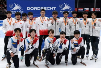 오늘(13일) 남자계주 결승서 몸싸움 거는 린샤오쥔 밀어내고 '금메달' 따낸 한국 쇼트트랙 대표팀 (영상)