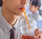 아메리카노 하루 10잔 마시다가 카페인 중독으로 정신 질환 앓게 된 20대 청년
