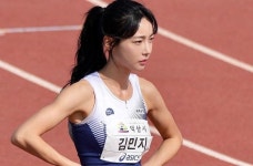 육상대회에 남성팬 몰고 다니는 진천군청 육상계 카리나의 정체 (+영상)