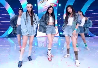뉴진스 'Hype boy', 발매 8개월 만에 음방 첫 1위했다