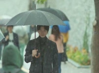 황금연휴 첫날인 내일(27일), 전국 흐림...일부 지역엔 소나기