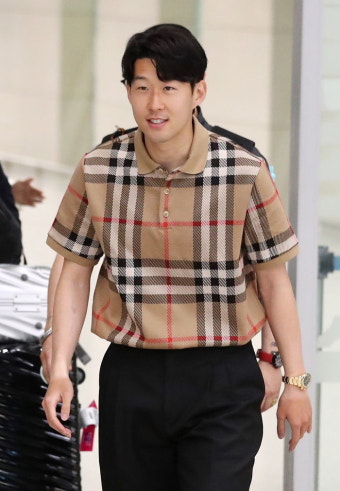우여곡절 끝 '두 자릿수 득점' 한 손흥민...시즌 끝내고 평가전 위해 귀국
