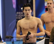 '한국 수영 간판' 황선우, 세계선수권 자유형 200m 동메달...사상 첫 2연속 메달