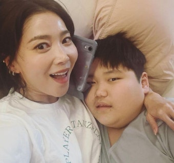 팔 수술해야 하는데 병원서 거절당한 오윤아 발달장애 아들 수술 시켜준 이정현 남편