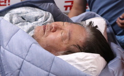 단식 19일차에 병원 실려간 이재명...검찰, 백현동 특혜·대북송금 의혹에 구속영장