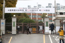 수능 본 동생 팬들 고생했다며 1등급 한우+호텔 코스 요리+애플워치 쏜 이영지