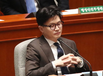 한동훈, 국힘 비대위원장 수락...오후 장관직 사퇴