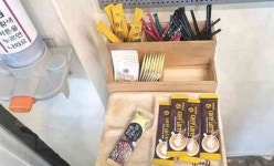 사진관에 무료로 올려둔 믹스커피 한 주먹 훔쳐 간 아주머니 참교육 예고한 사장