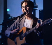 목감기로 콘서트 돌연 취소한 장범준...팬들 그대로 불러 무료 공연 열고 표값도 돌려준다