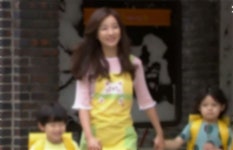 횡단보도 앞에 두고... 차 달려 오는데 아이들 데리고 수차례 단체 무단횡단한 어린이집 교사들